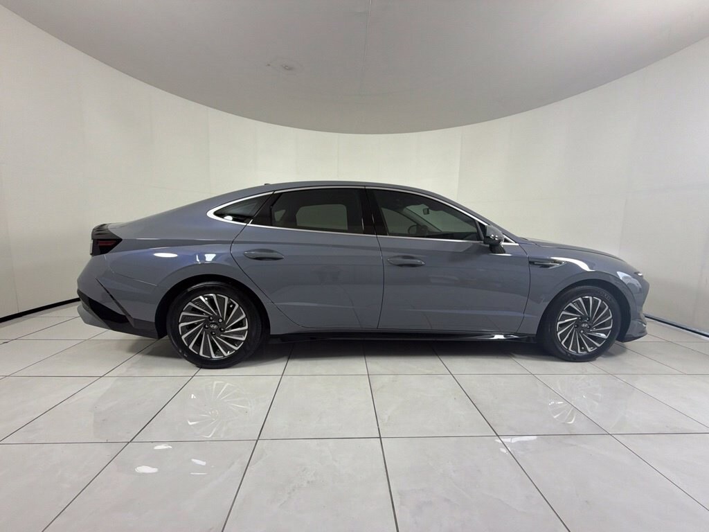 Certified 2025 Hyundai Sonata Hybrid SEL Sedan