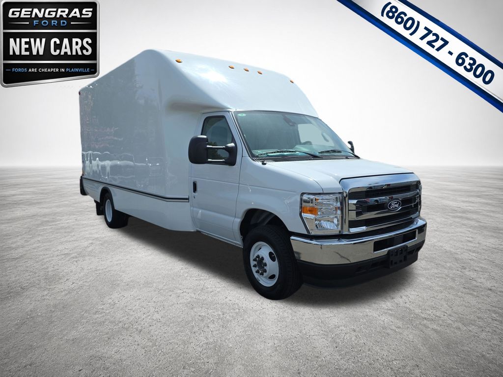 2027 Ford E-350 Cutaway Base Truck