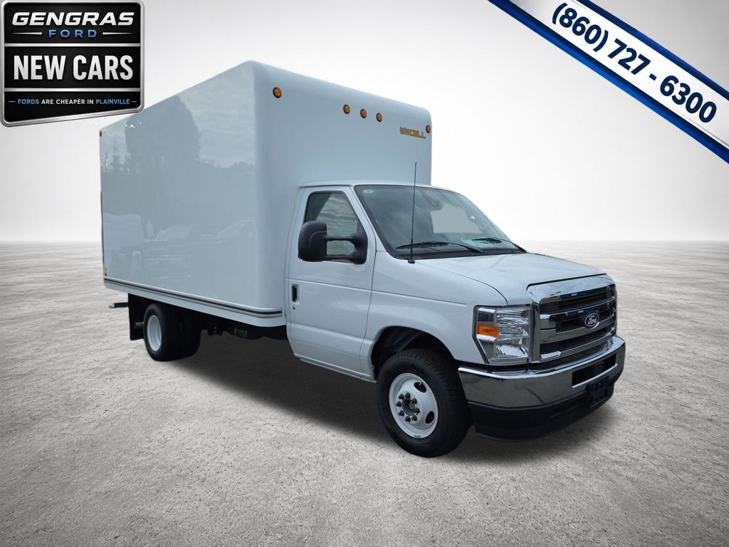 2027 Ford E-350 Cutaway Base Truck