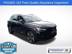 2024 Volvo XC40 B5 Plus Dark Theme SUV