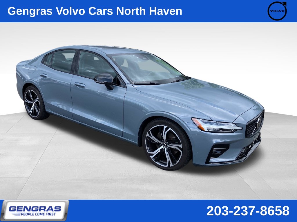 2024 Volvo S60 B5 Core Dark Sedan