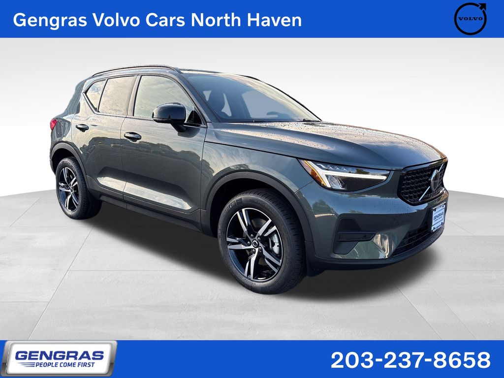 2026 Volvo XC40 SUV 