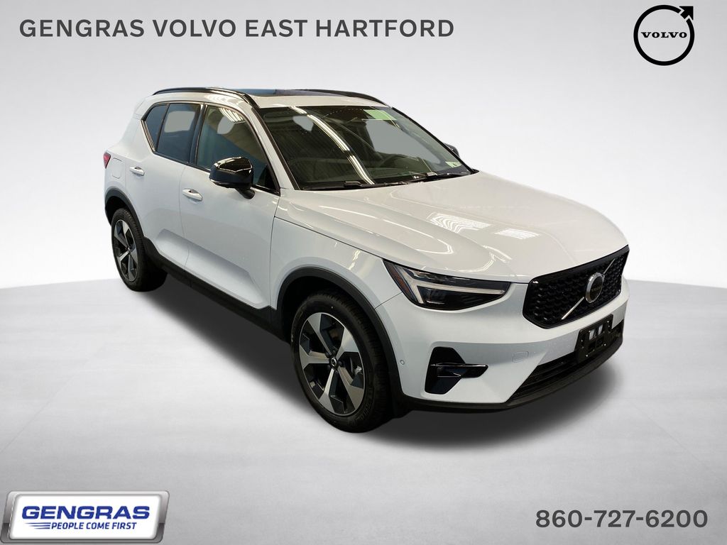 2026 Volvo XC40 SUV 