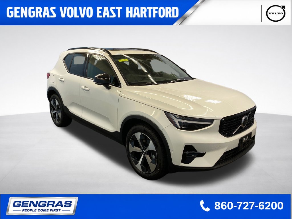 2026 Volvo XC40 B5 Plus AWD SUV