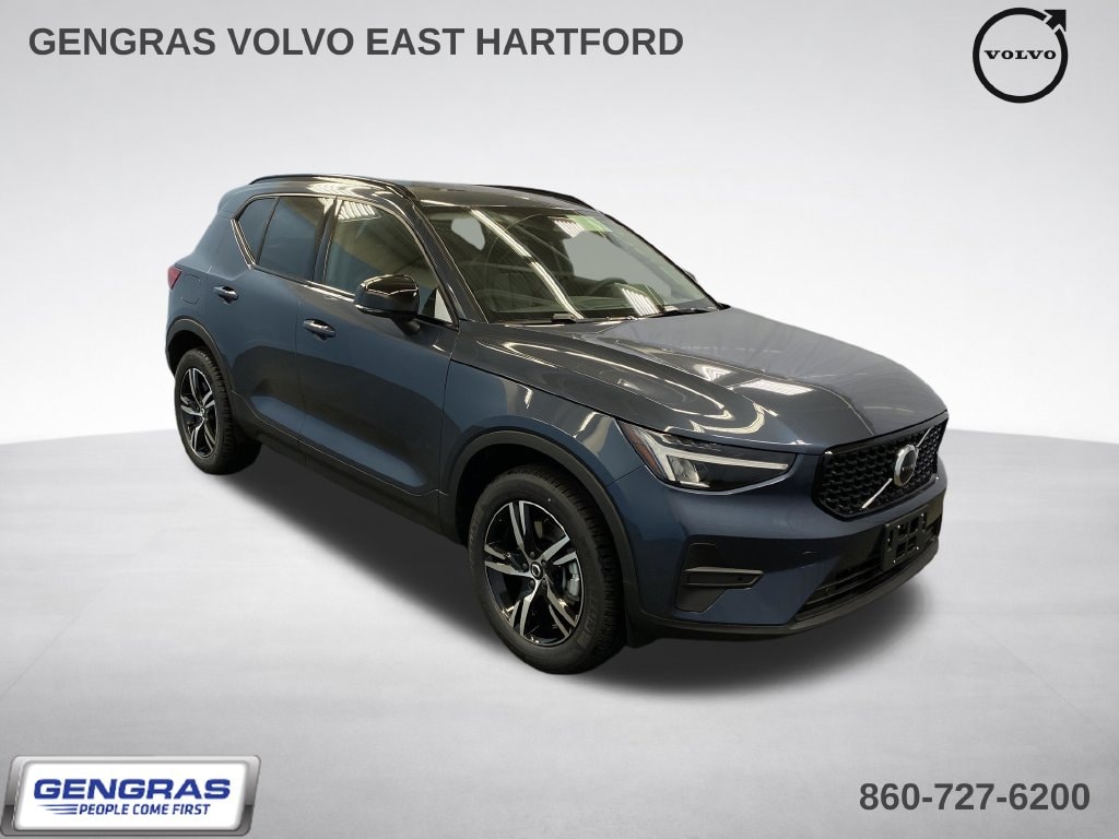 2026 Volvo XC40 Core