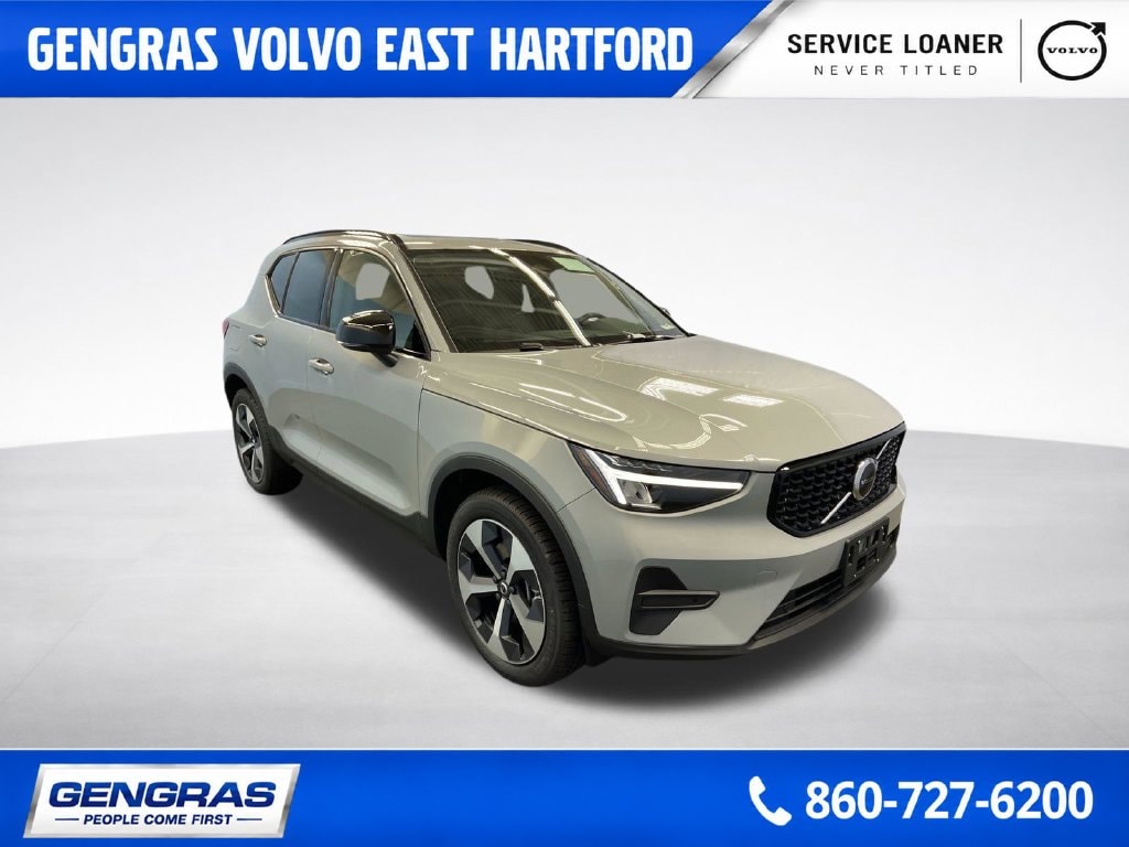 2026 Volvo XC40 Core