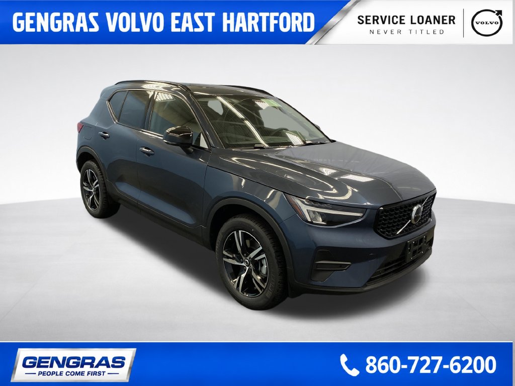 2026 Volvo XC40 Core