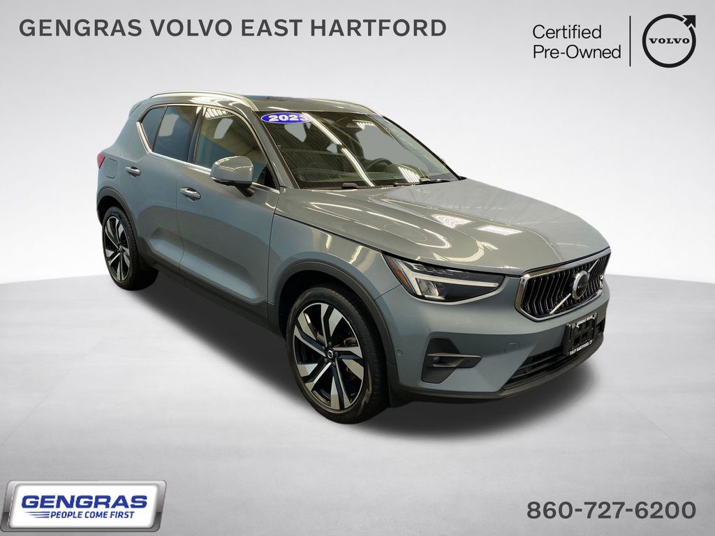 2023 Volvo XC40