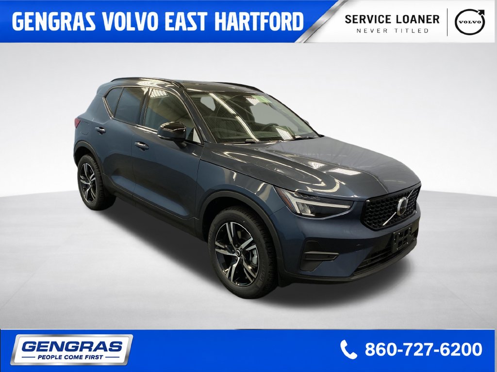 2026 Volvo XC40 Core