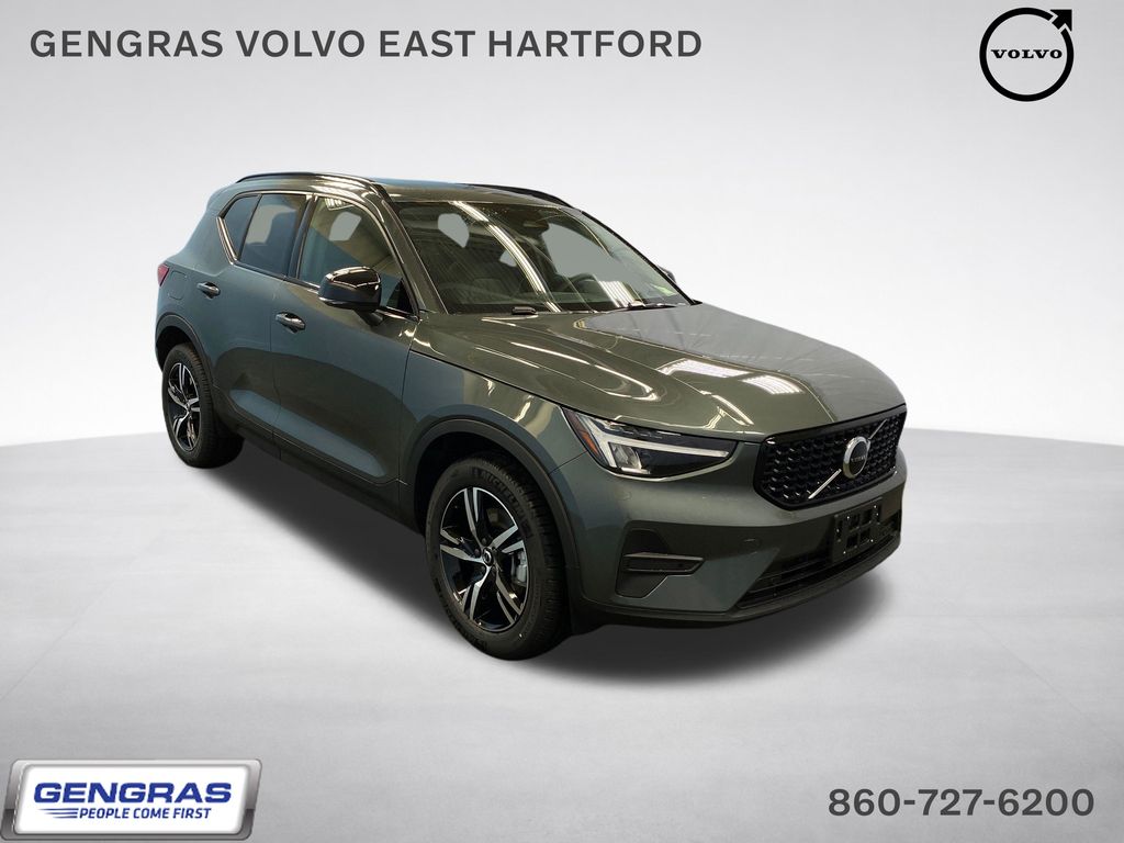 2026 Volvo XC40 SUV 