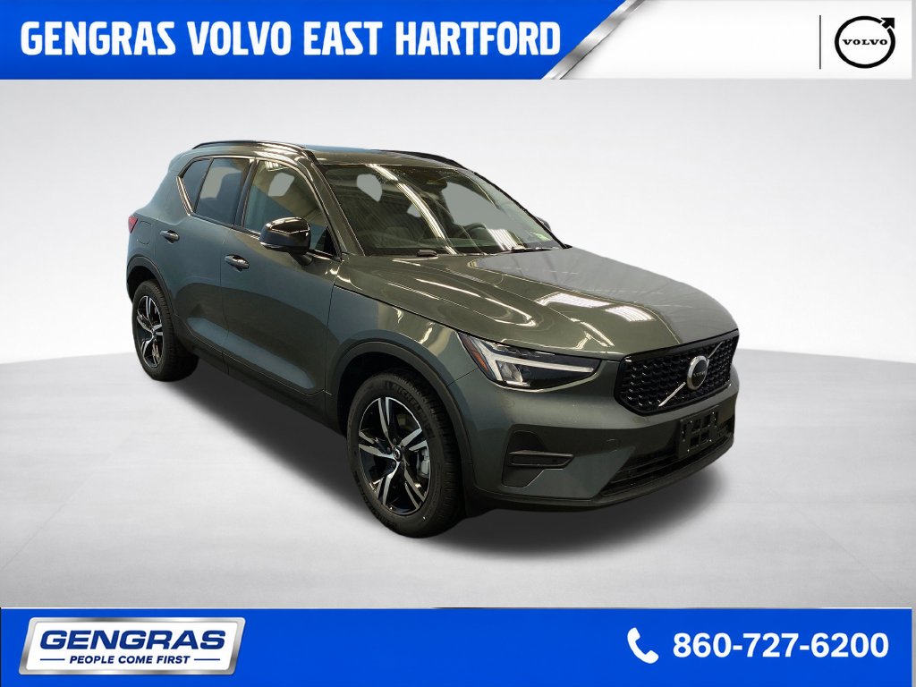 2026 Volvo XC40 B5 Core AWD SUV