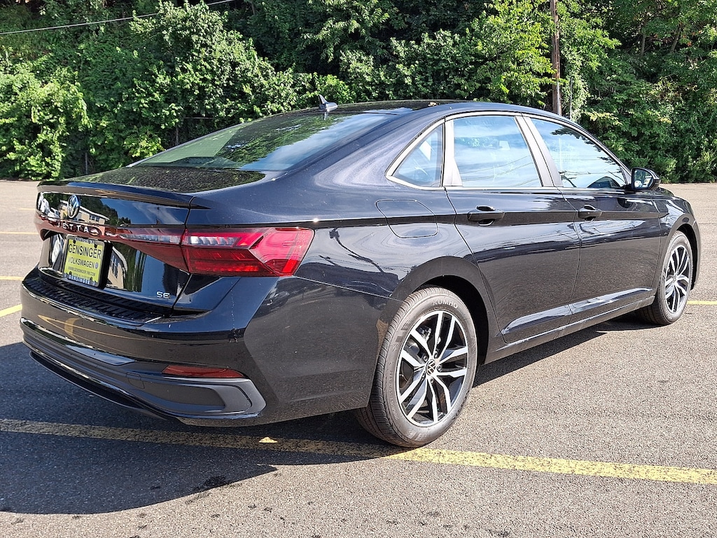 New 2027 Volkswagen Jetta SE Sedan
