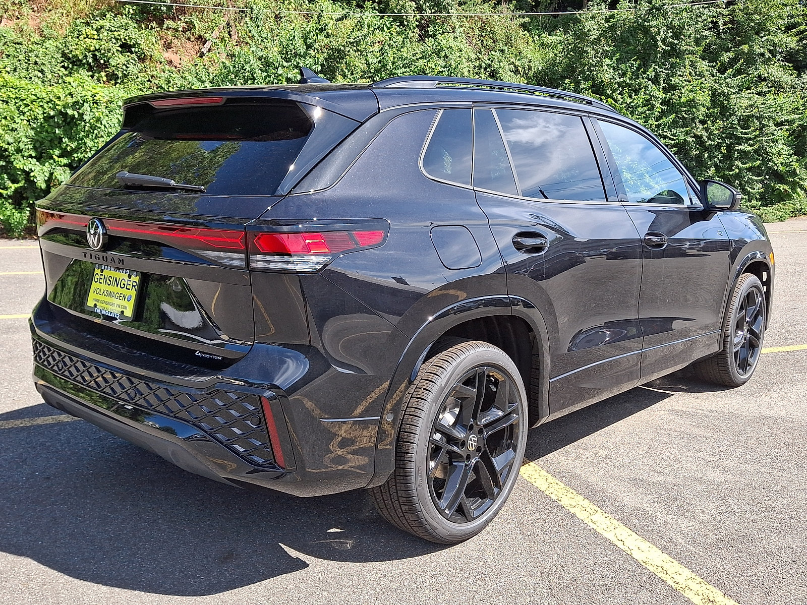 New 2026 Volkswagen Tiguan SE R-Line Black SE R-Line Black 4MOTION