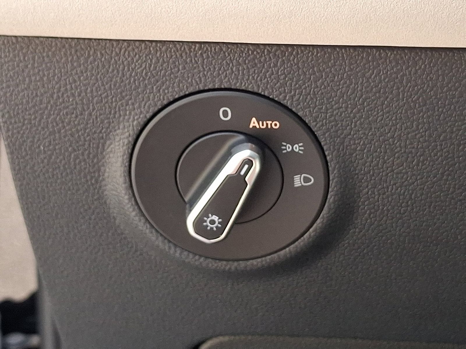 2026 Volkswagen Taos SE - Photo 15