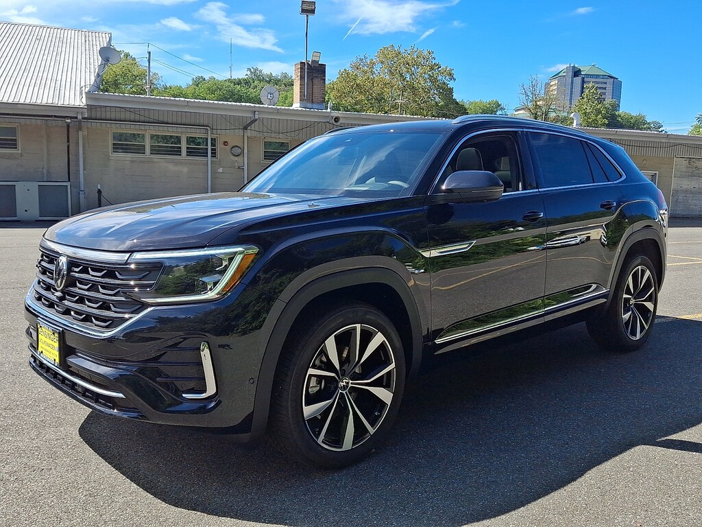 New 2026 Volkswagen Atlas Cross Sport 2.0T SEL Premium R-Line 2.0T SEL Premium R-Line 4MOTION