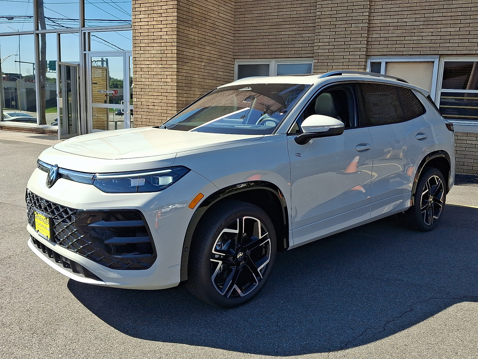 New 2026 Volkswagen Tiguan SEL R-Line Turbo SEL R-Line Turbo 4MOTION