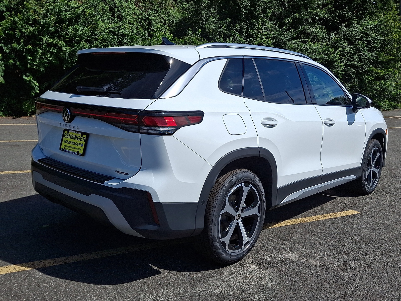 New 2026 Volkswagen Tiguan SE SE 4MOTION