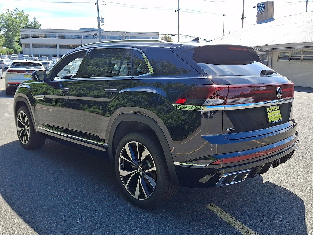 New 2026 Volkswagen Atlas Cross Sport 2.0T SEL Premium R-Line 2.0T SEL Premium R-Line 4MOTION