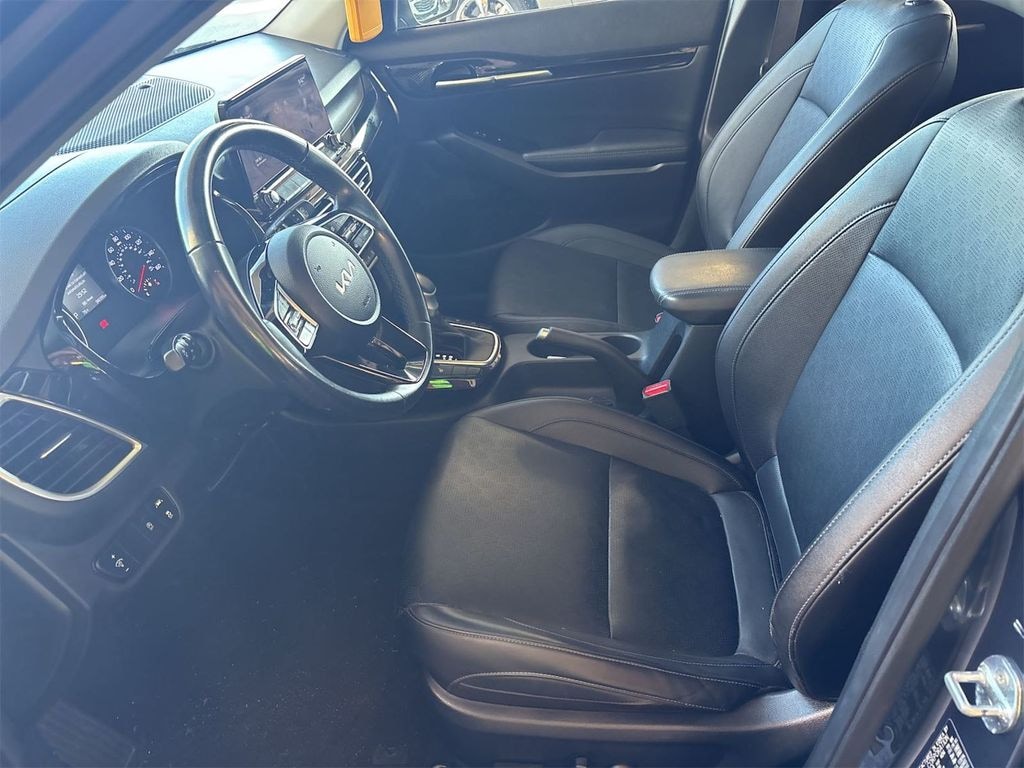 Certified 2022 Kia Seltos EX SUV