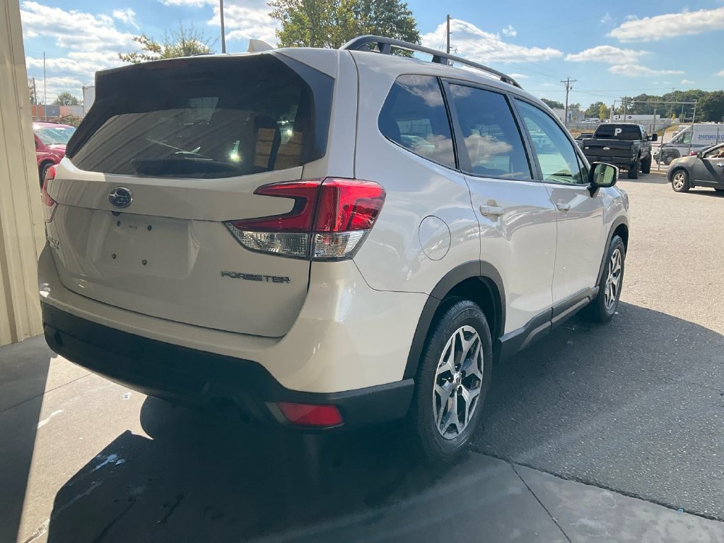 Used 2023 Subaru Forester Premium SUV