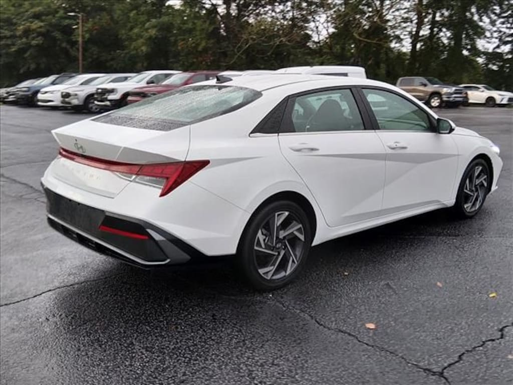 Certified 2025 Hyundai Elantra SEL Convenience Sedan