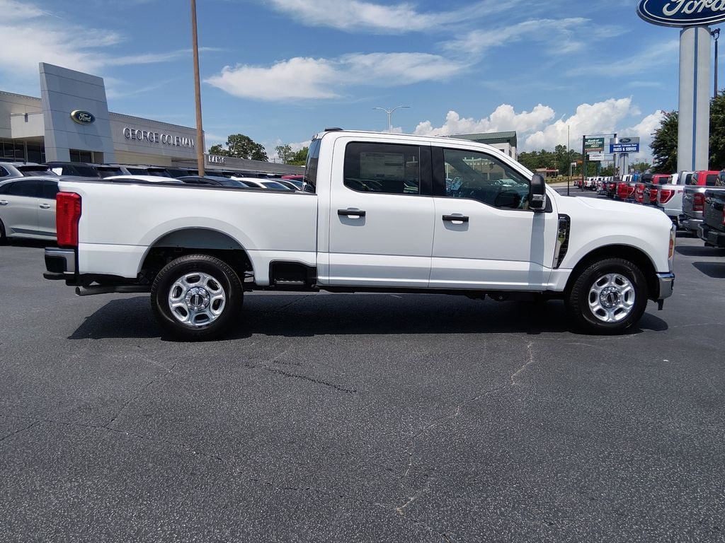 New 2026 Ford F-350 XLT Truck Crew Cab