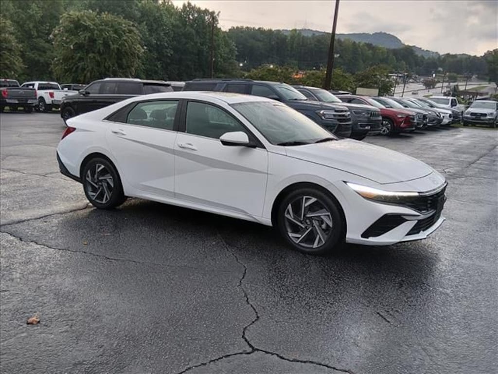 Certified 2025 Hyundai Elantra SEL Convenience Sedan