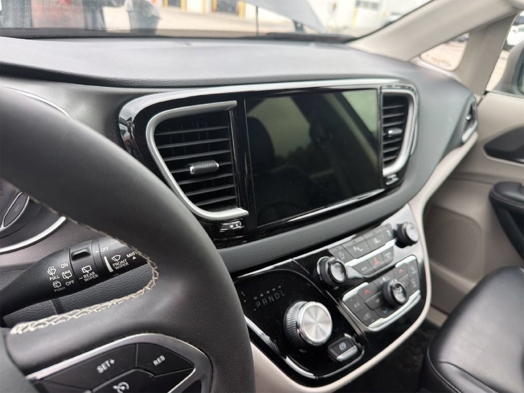 Certified 2023 Chrysler Pacifica Touring L Van Passenger Van
