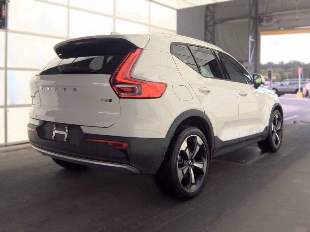 Certified 2020 Volvo XC40 Momentum SUV