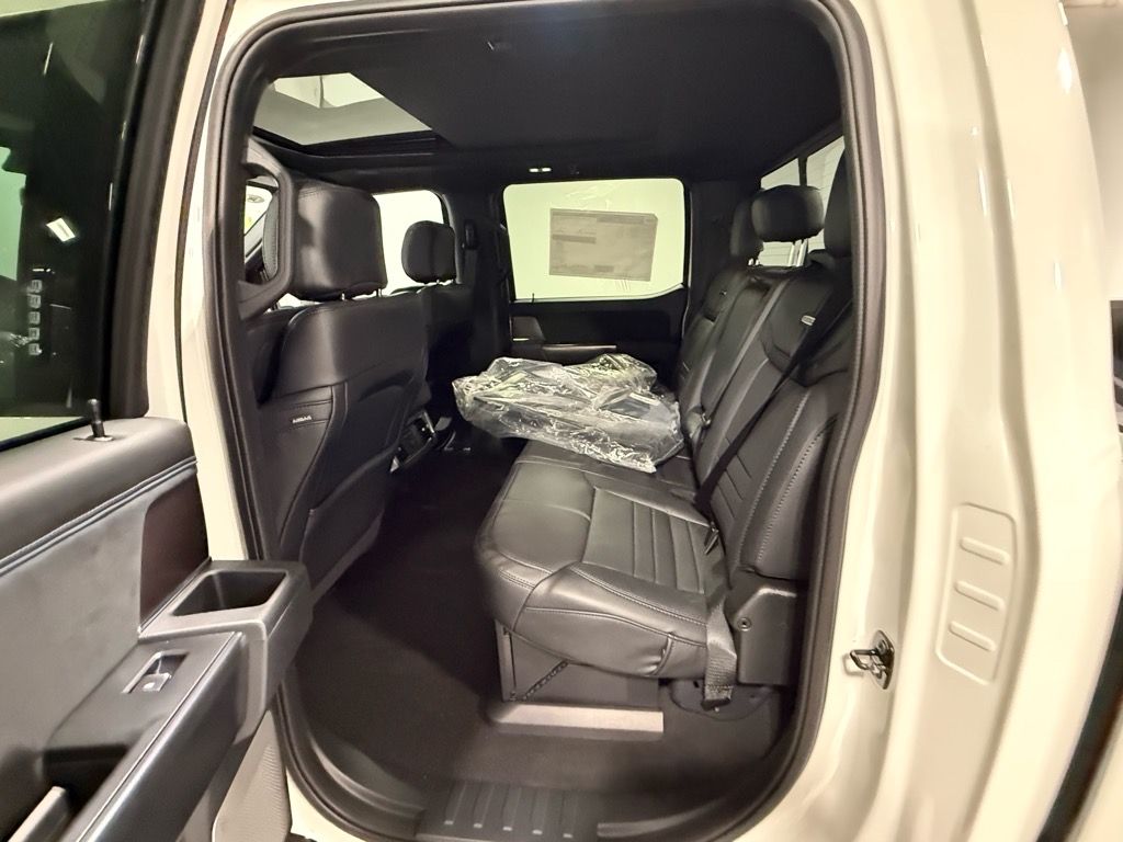 2026 Ford F-250 Super Duty Platinum - Photo 13