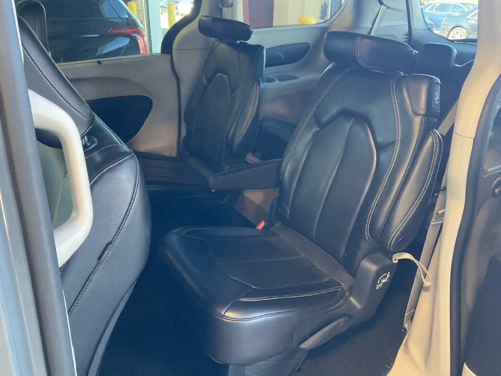 Certified 2023 Chrysler Pacifica Touring L Van Passenger Van