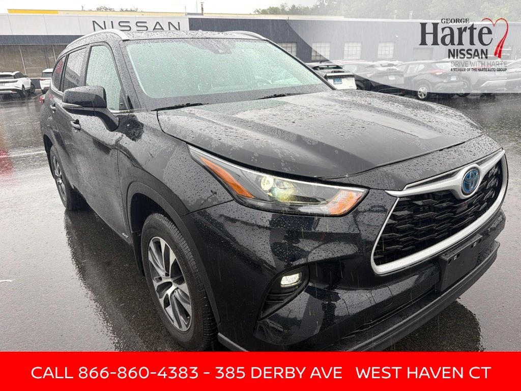 Used 2024 Toyota Highlander Hybrid XLE SUV