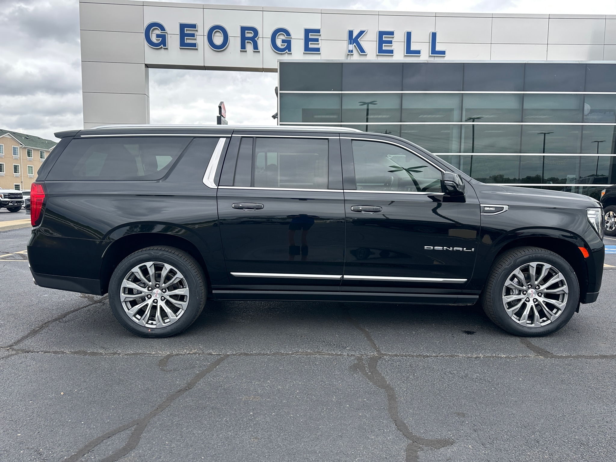 2022 GMC Yukon XL Denali