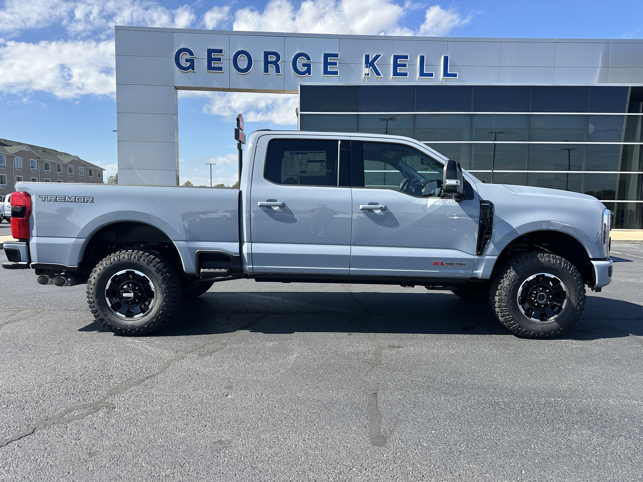 2027 Ford F-250 Lariat Crew Cab