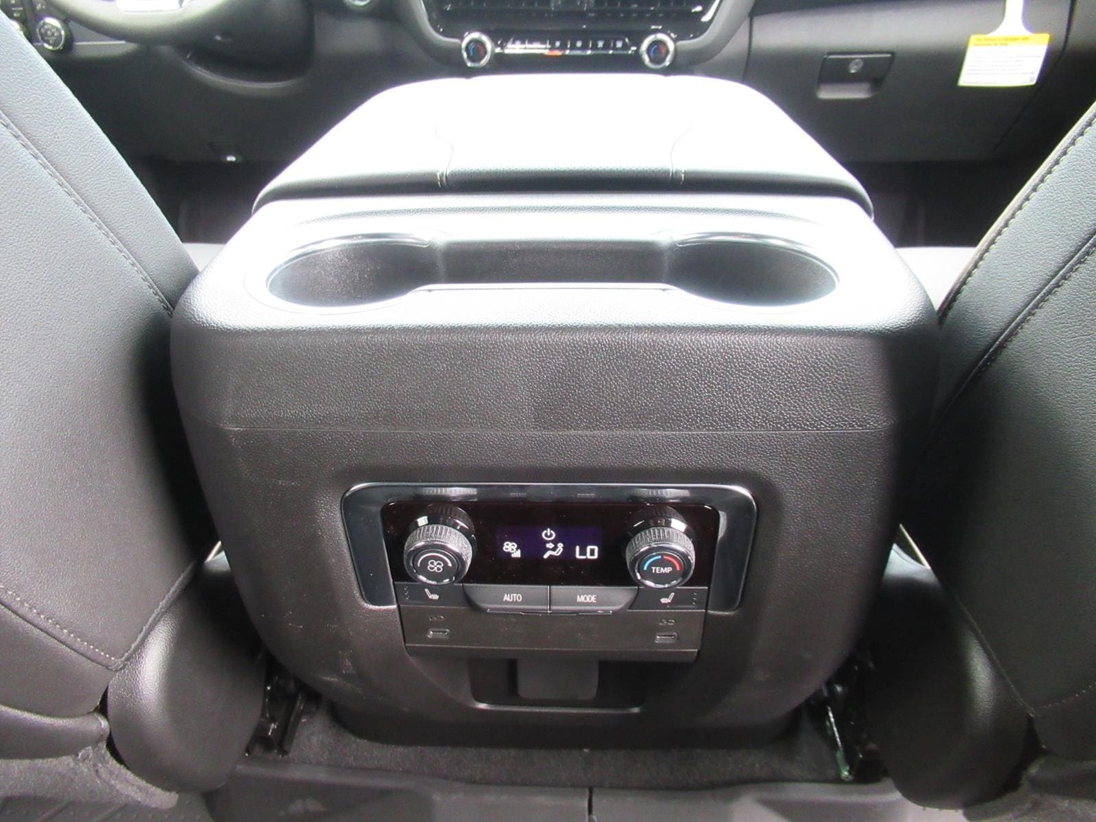 2025 Chevrolet Suburban Premier - Photo 33