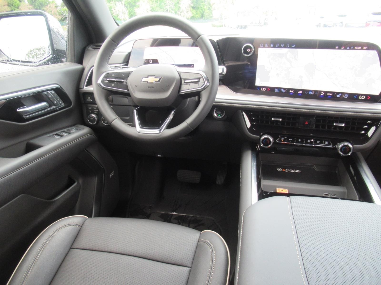 2025 Chevrolet Suburban Premier - Photo 13