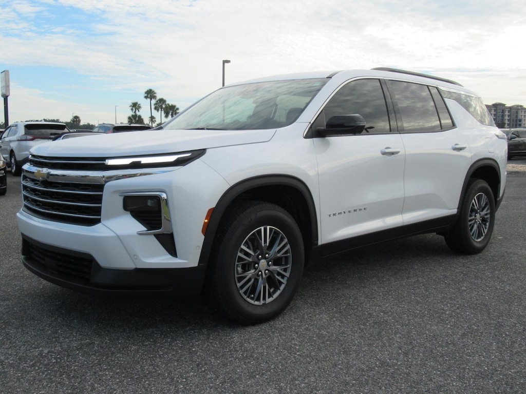 Used 2024 Chevrolet Traverse LT SUV