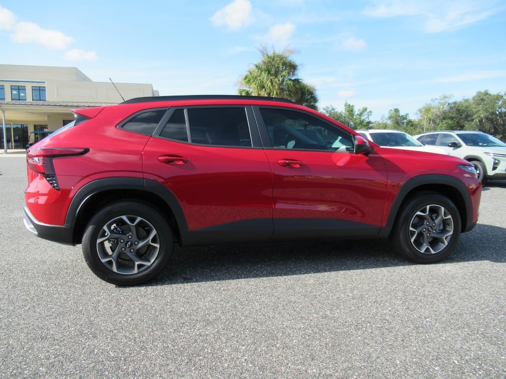 New 2026 Chevrolet Trax LT SUV