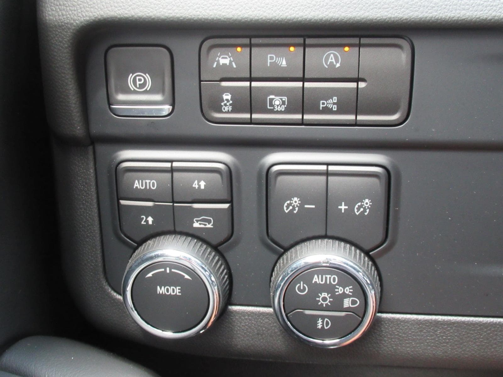 2025 Chevrolet Suburban Premier - Photo 22