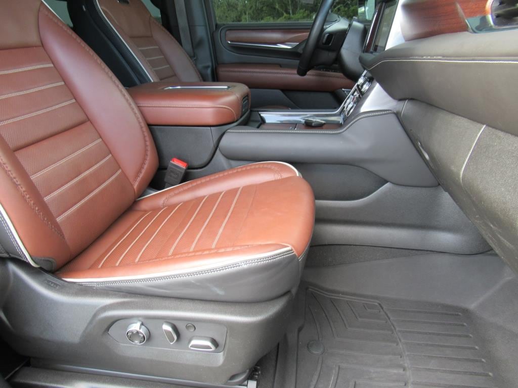 2024 GMC Yukon XL Denali Ultimate - Photo 9