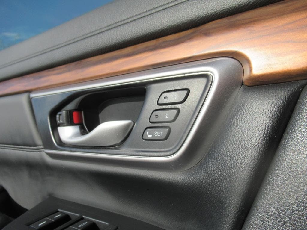 2022 Honda CR-V Touring - Photo 28