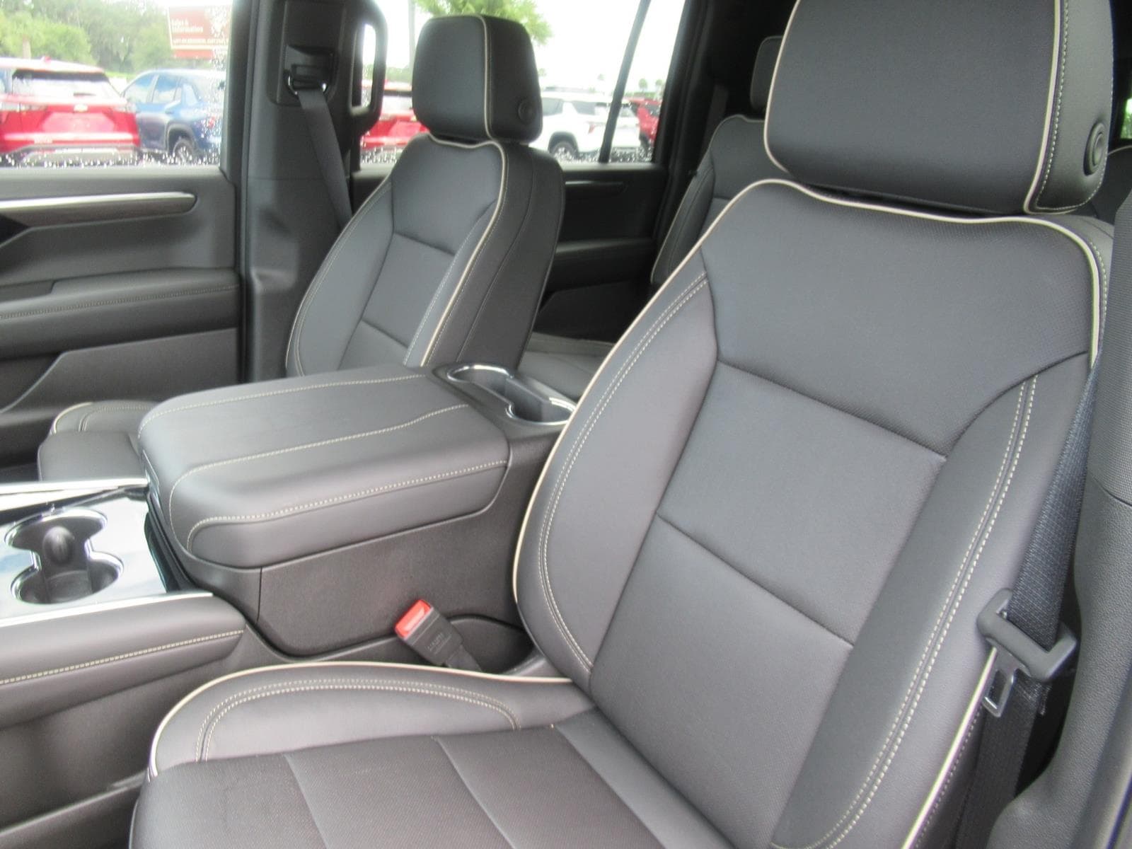 2025 Chevrolet Suburban Premier - Photo 19