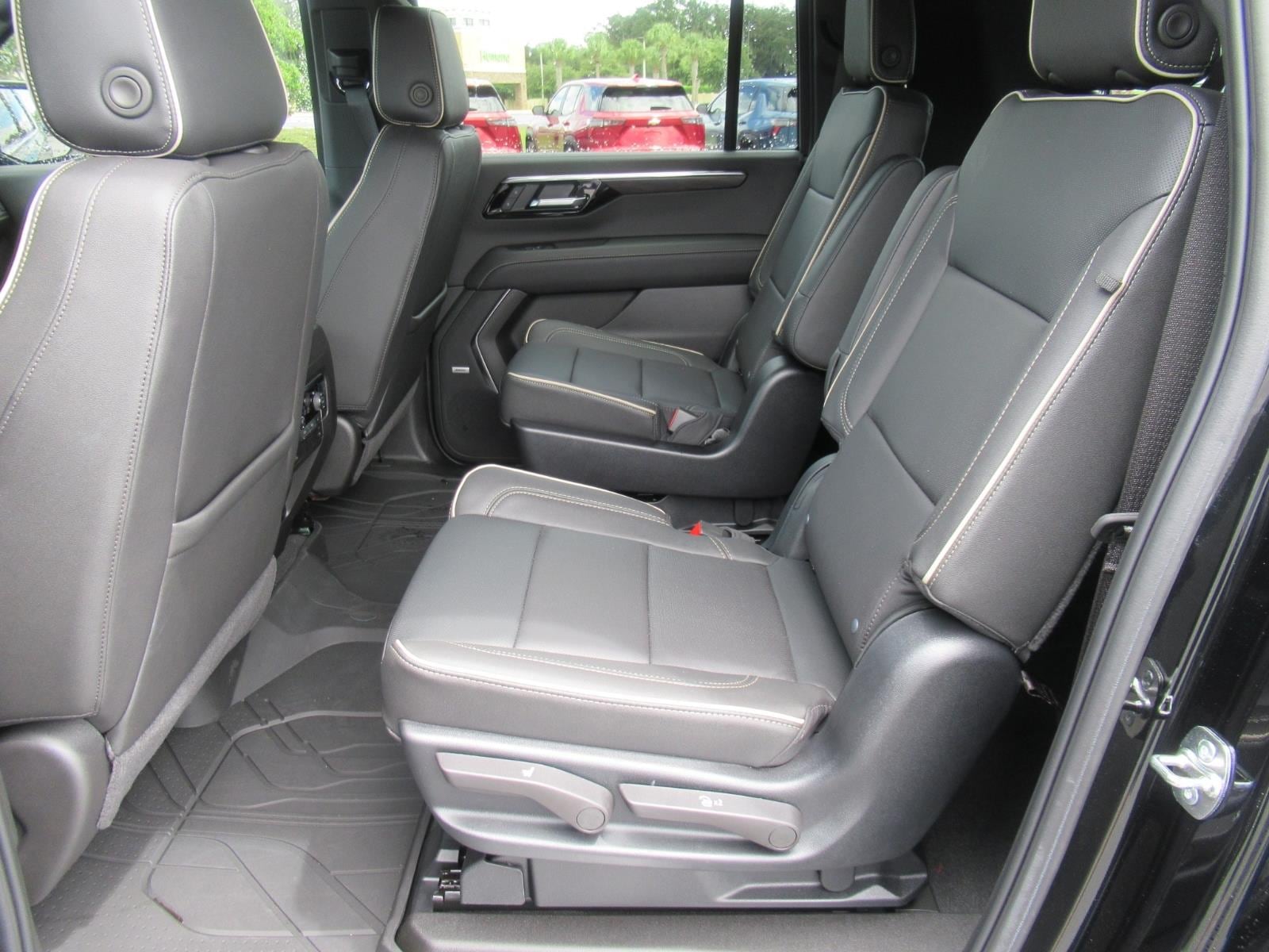 2025 Chevrolet Suburban Premier - Photo 34