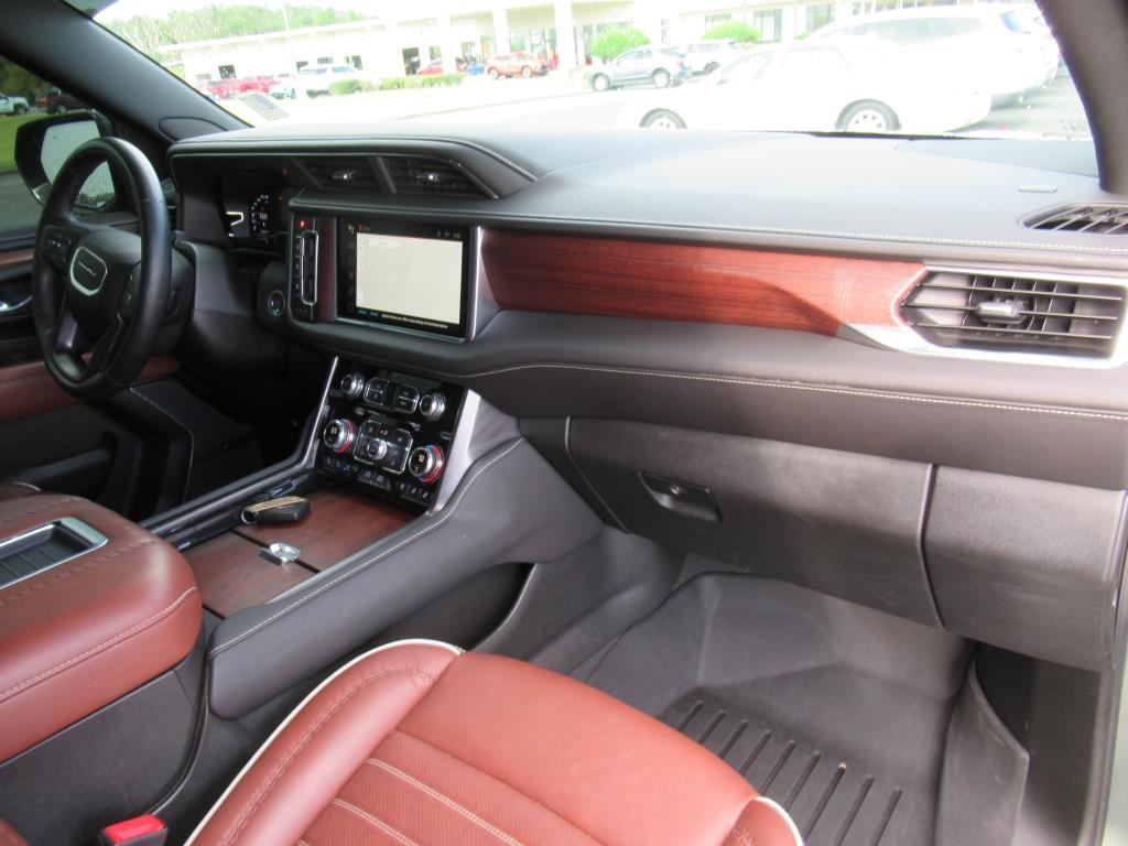 2024 GMC Yukon XL Denali Ultimate - Photo 10