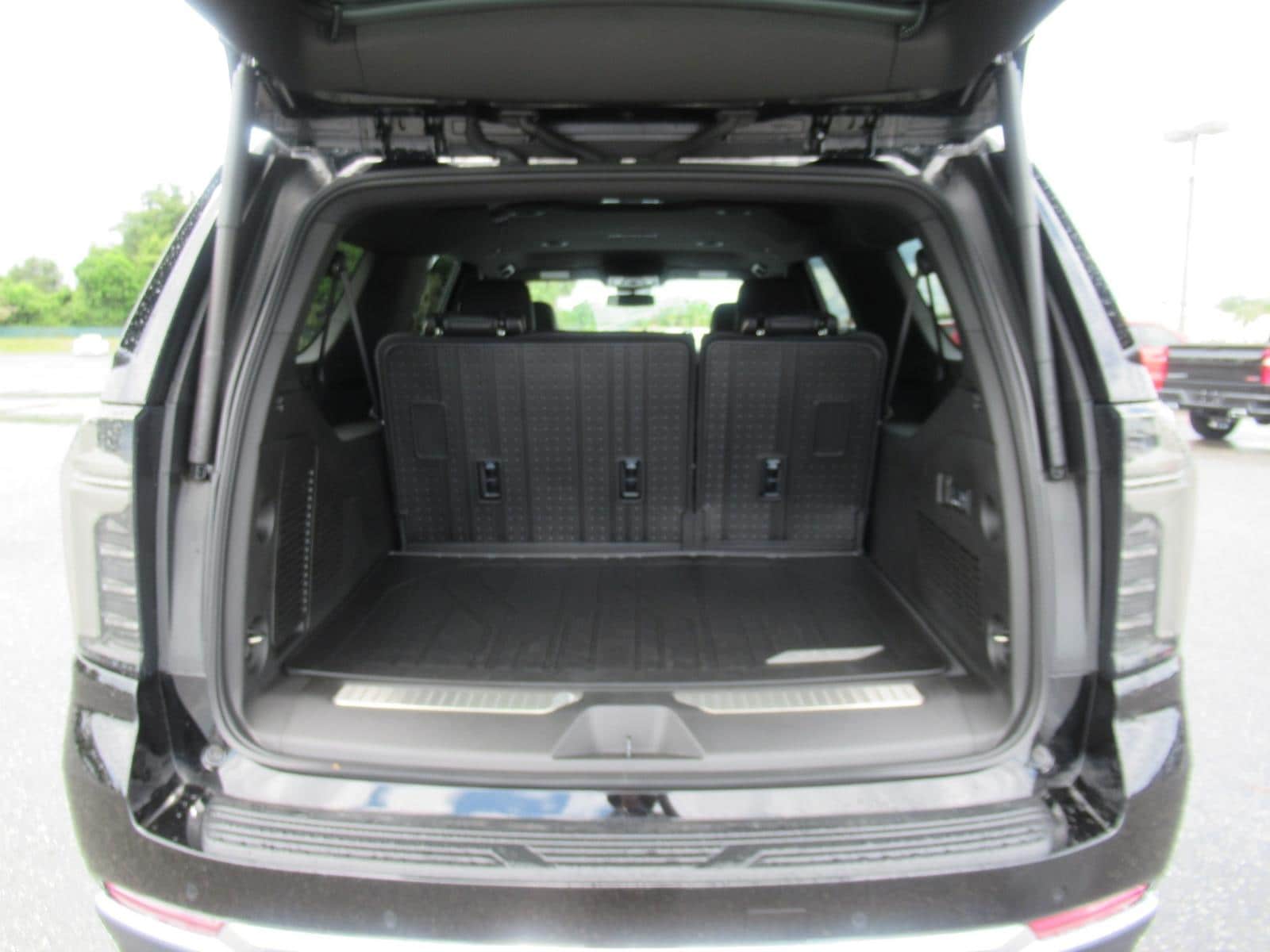 2025 Chevrolet Suburban Premier - Photo 38
