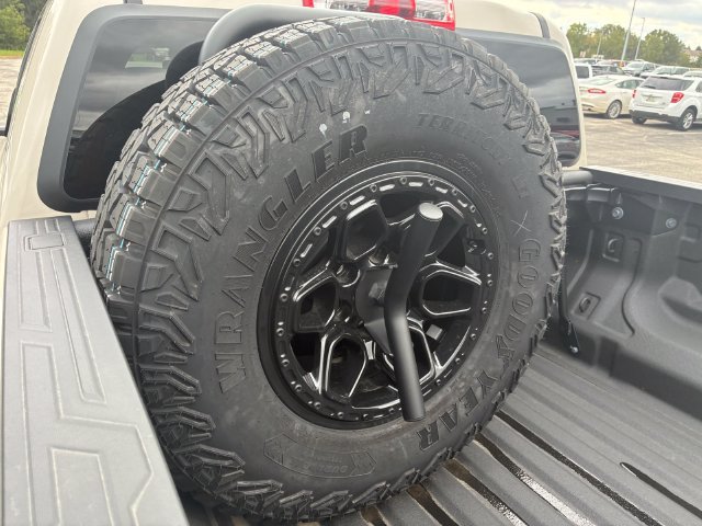 2026 Chevrolet Colorado ZR2 - Photo 15