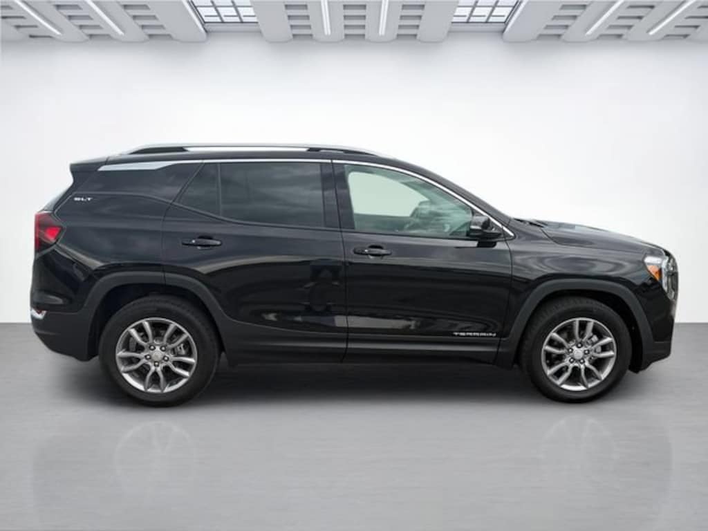Used 2022 GMC Terrain SLT SUV
