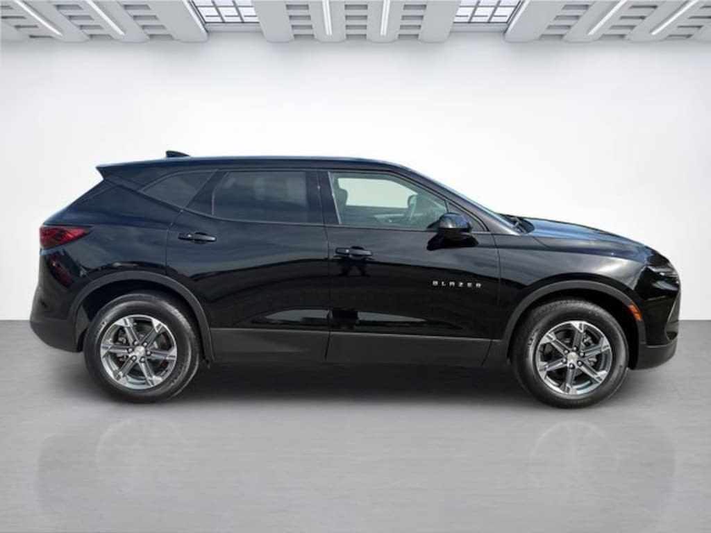 Used 2025 Chevrolet Blazer 2LT SUV