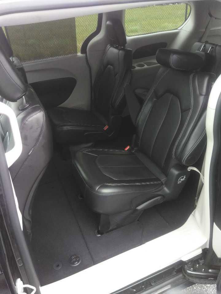 Used 2024 Chrysler Pacifica Touring L Touring L FWD