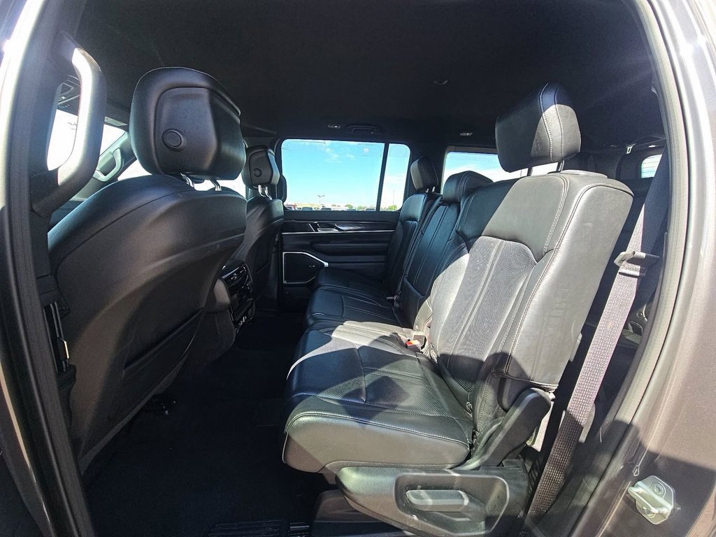 Used 2023 Jeep Wagoneer 4x4